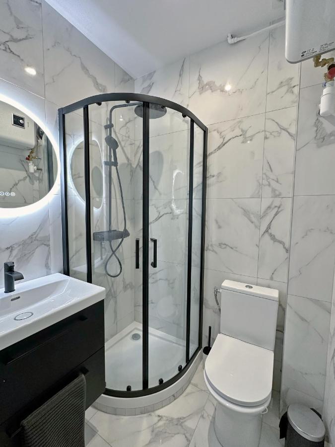 Cosy Apartment Near La Defense Paris Tranports Free Parking ลากาแร็น-โกลงบ์ ภายนอก รูปภาพ